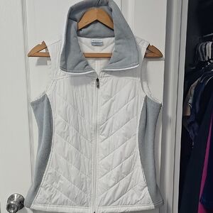 Columbia White and Gray Quilted Vest